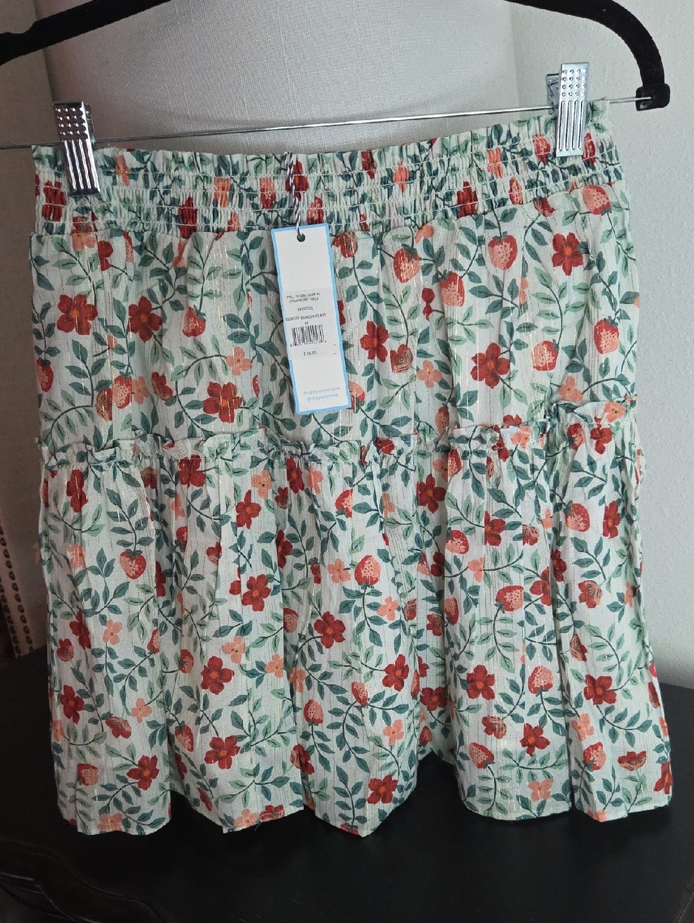 Draper James Strawberry Field mini skirt. Size Medium.